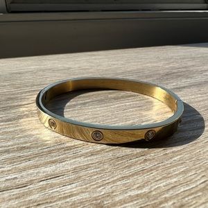 GOLD BANGLE BRACELET